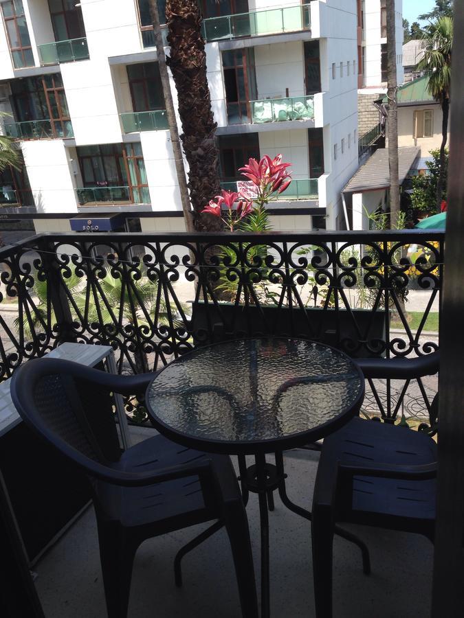 Cheap And Chic Apartment Batumi Exterior foto